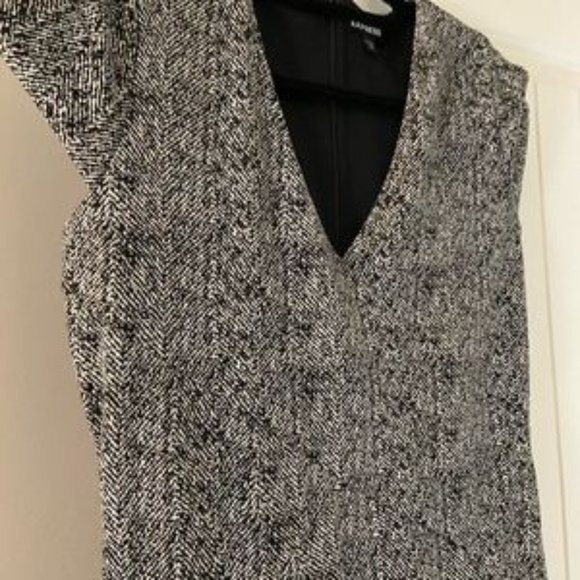 NWOT Express V neck dress black white dress - Picture 1 of 6